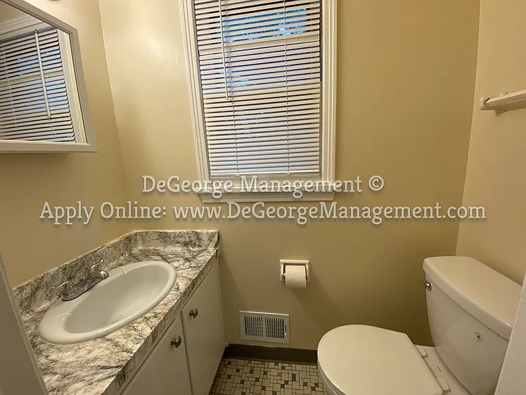 Sterling Square Townhomes — Photo 27