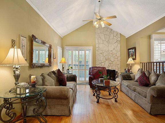 5th image of 368 Otono Ct