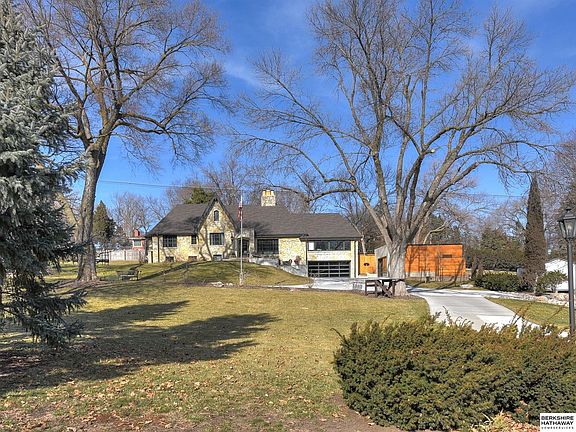 2nd image of 7814 Pierce Cir