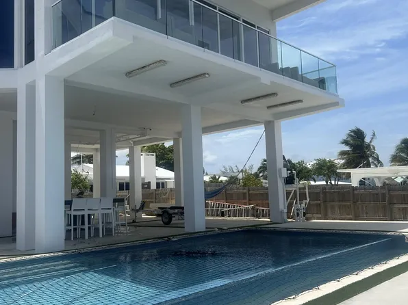 1553 Sunrise Dr, Big Pine Key, FL 33043