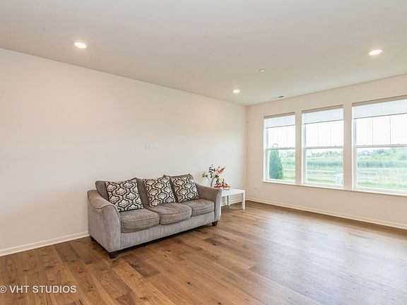 3rd image of 2698 Martini St