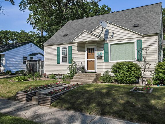 2nd image of 2476 Glenside Blvd