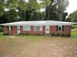 213 E Weatherspoon St, Sanford, NC 27330