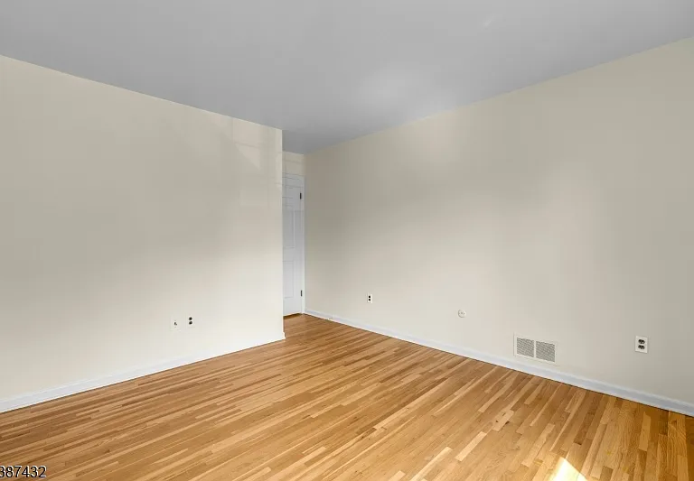 10 Shelley Pl — Photo 28