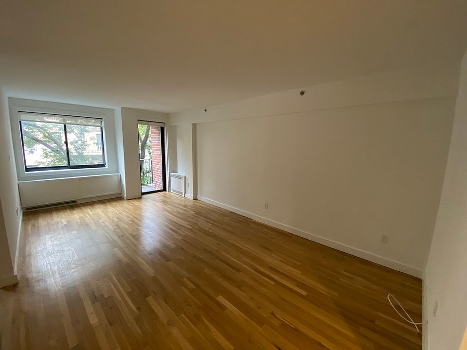 1st image of 101 W 10th St #420