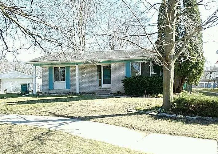 30173 Kipling St photo 1