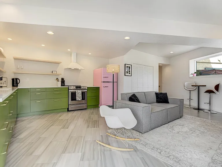 3885 Sierra Vista Rd — Photo 5
