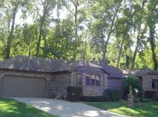 2350 W Wildwood Dr, Green Bay, WI 54302