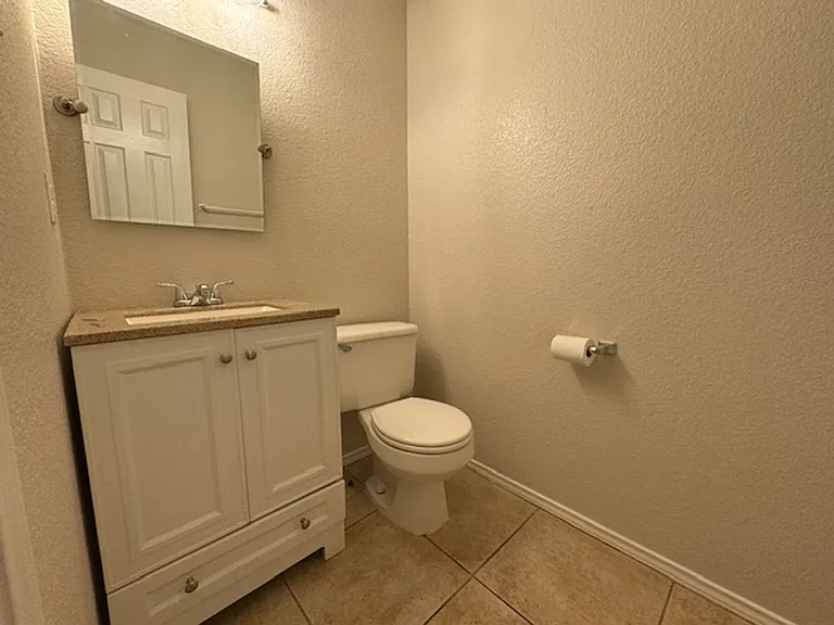 4713 Castleman Dr — Photo 7