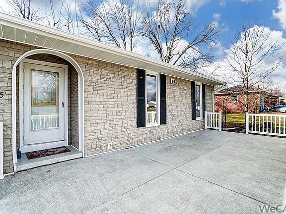 4th image of 3175 Clement Dr