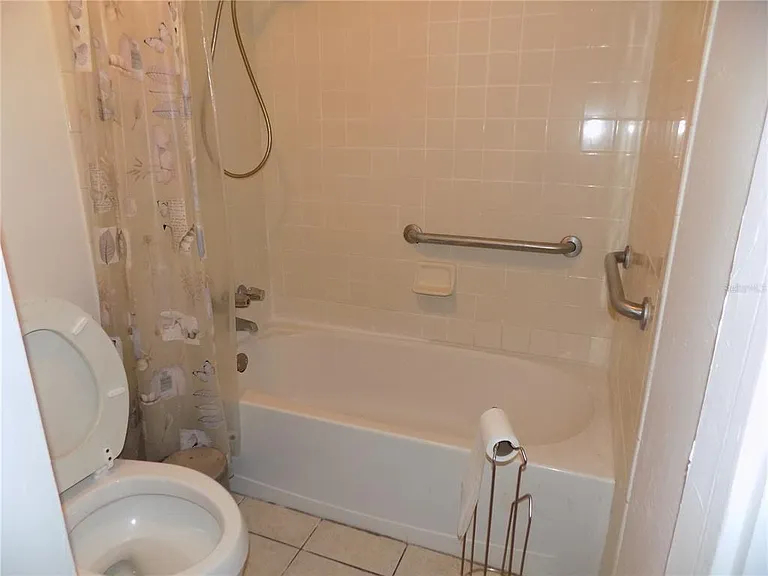 2811 SW Archer Rd #X201 — Photo 26