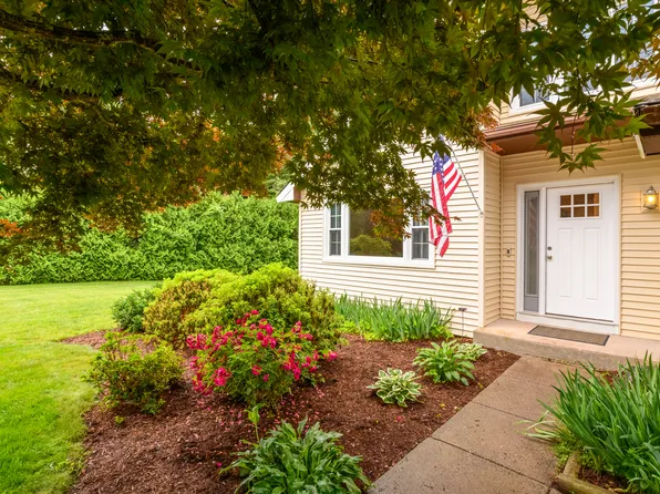66 Patriot Lane, Manchester, CT 06040