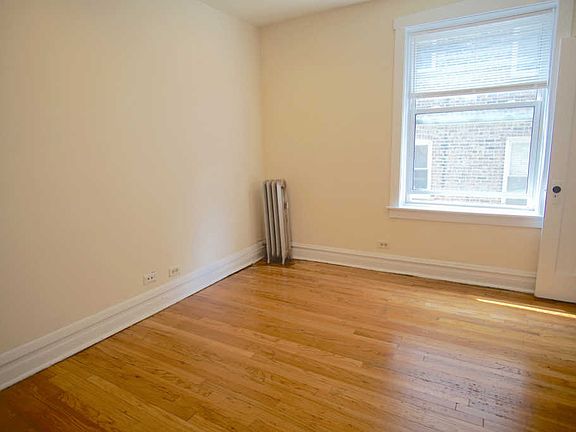 5th image of 4615 N Rockwell St #1
