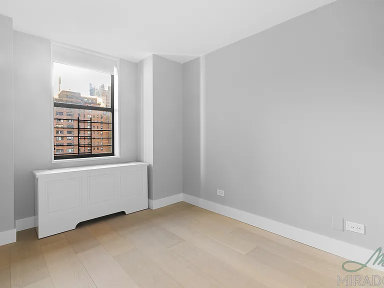 330 E 39th St #21D — Photo 5
