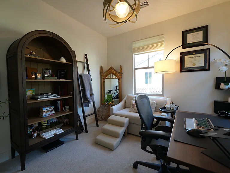 145 Plum Lily — Photo 20