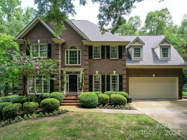 2505 Robin Hill Dr, Charlotte, NC 28210
