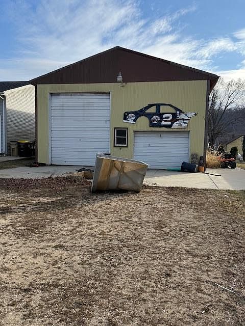 1st image of 708 Bluff St