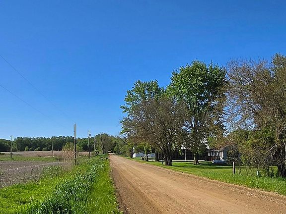 4th image of 18946 Avery Rd