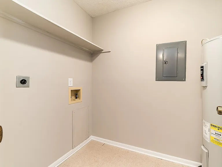 2067 Park Run Dr — Photo 5