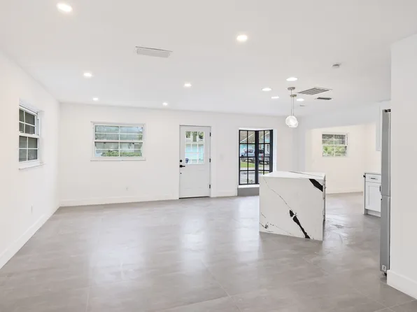 2539 Huntington Ave, Sarasota, FL 34232