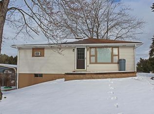 44 Preakness Dr, Chester, WV 26034