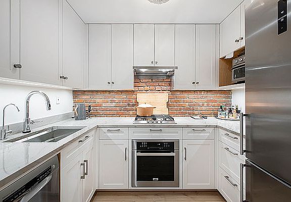 3rd image of 430 E 77th St APT 2F