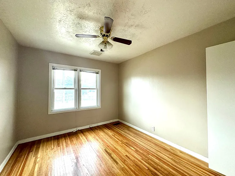 2698 S Wellington St — Photo 5