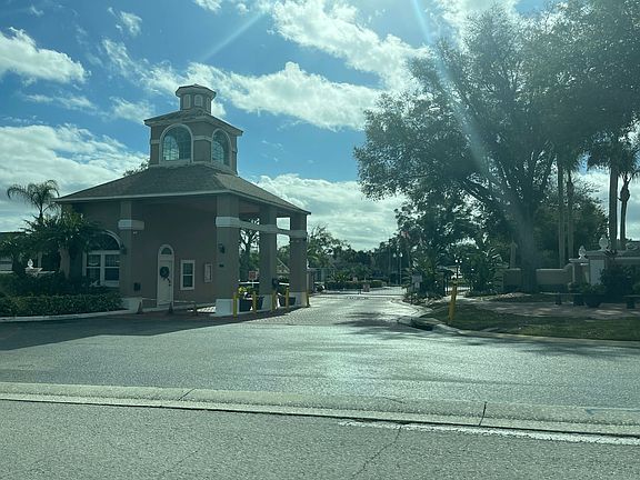 2nd image of 640 Nicholson Dr