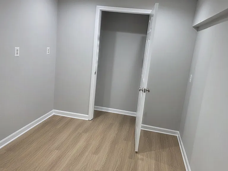 8587 Burlington Ct — Photo 23