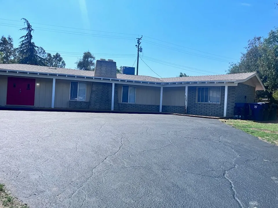 102 Hillside Way
