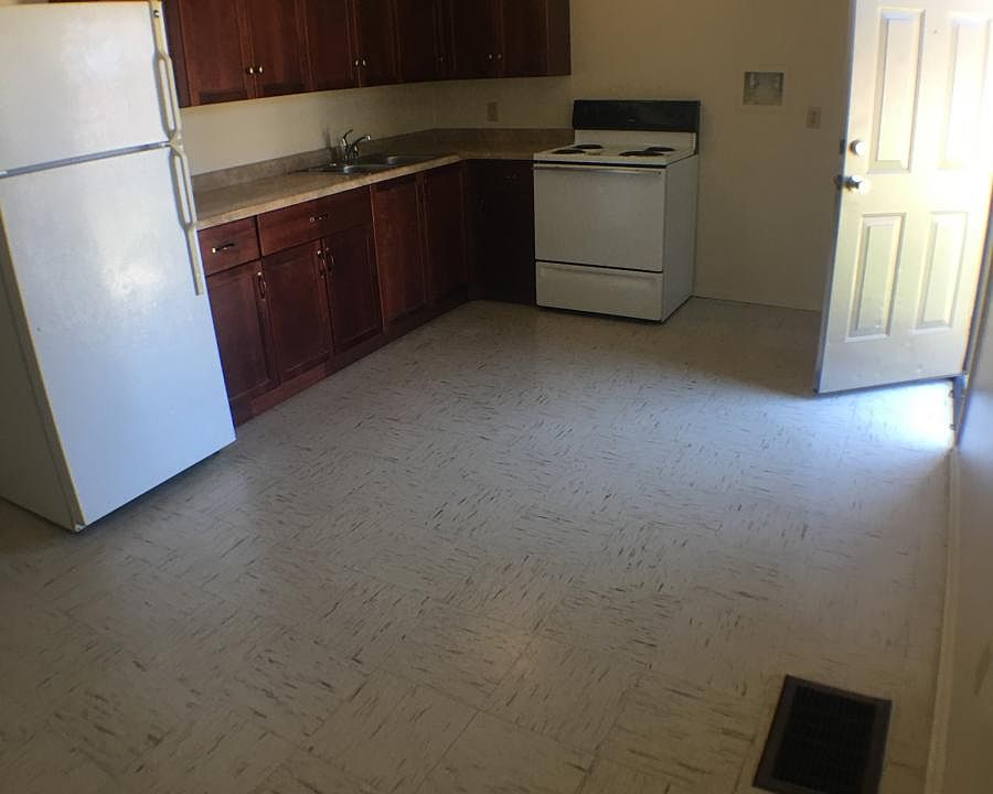 2nd image of 1021 N Maplewood Dr APT 2