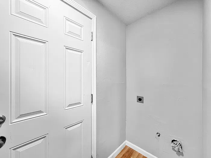 2 bed, 1.0 bath, 1302 sqft, $1,230 — Photo 3