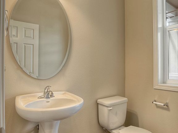 5th image of 16407 80th Ave E