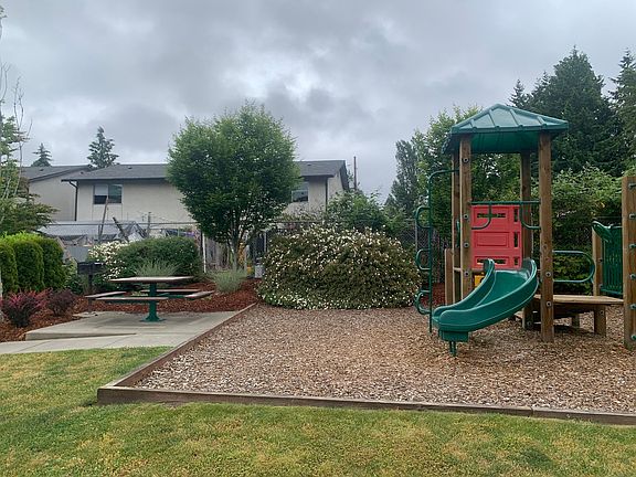 3rd image of 12210 Ambaum Blvd SW #302