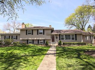 836 Tulip Ln, Naperville, IL 60540
