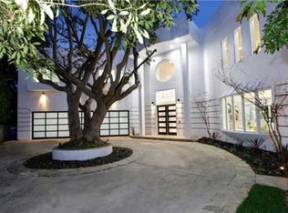 4718 Hayvenhurst Ave, Encino, CA 91436