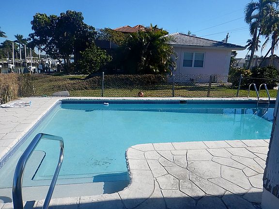 2nd image of 1272 Martinique Ct