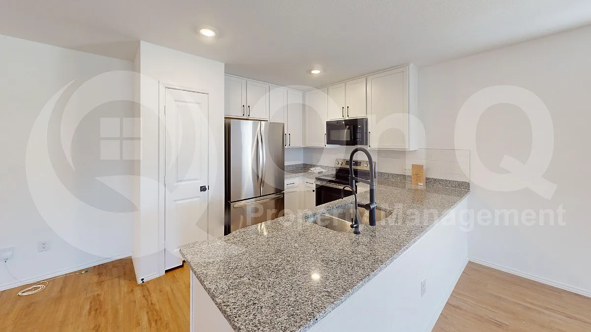 3 bed, 2.0 bath, 1481 sqft, $1,750 — Photo 4