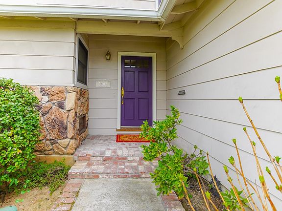 4th image of 2304 Montezuma Dr