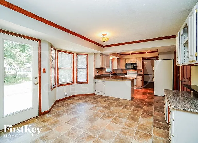 8543 Appleridge Cir — Photo 6