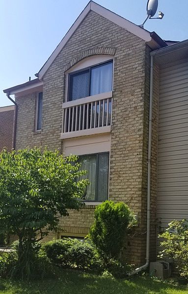 2nd image of 3511 Castle Way