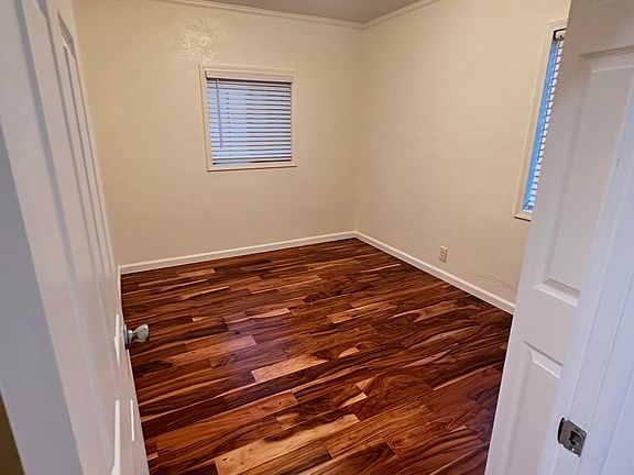 5th image of 2822 Olive St