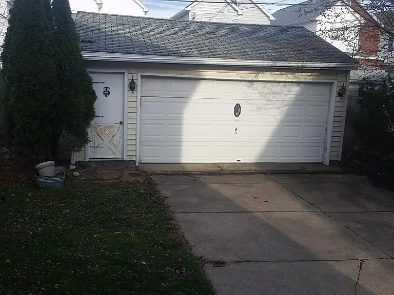 Virgil Ave — Photo 27