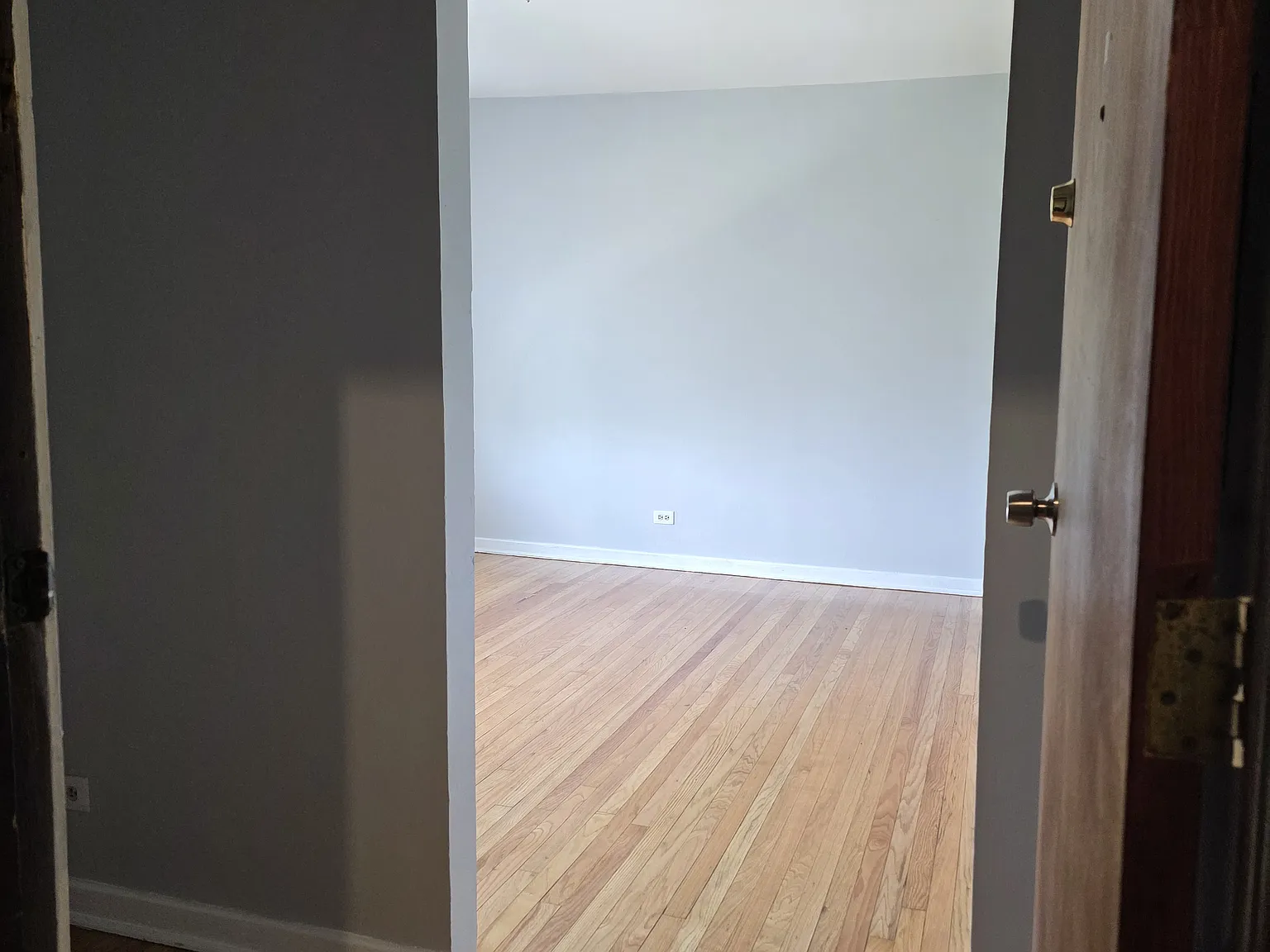2 bed, 900 sqft, $1,600 — Photo 3