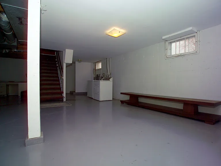 508 W Lakeside St — Photo 32