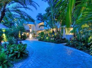 2140 Oval Dr, Sarasota, FL 34239