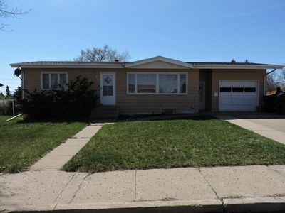 231 Baker Ave, Dickinson, ND, 58601