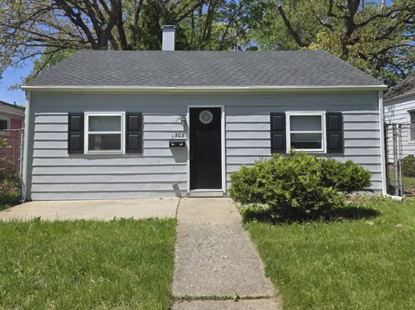 1505 Huey St, South Bend, IN 46628