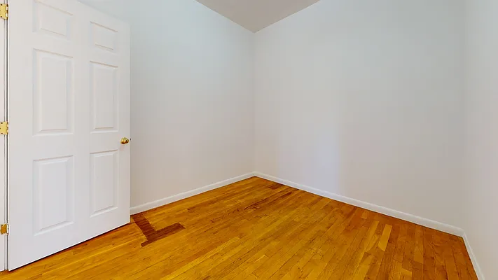 Rented by Bond New York | media 18