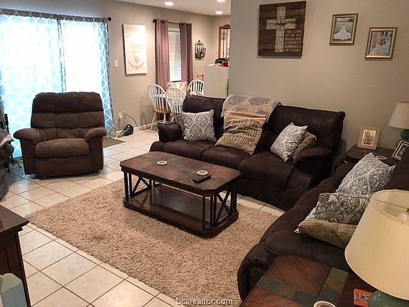 4th image of 2613 Westwood Main Dr